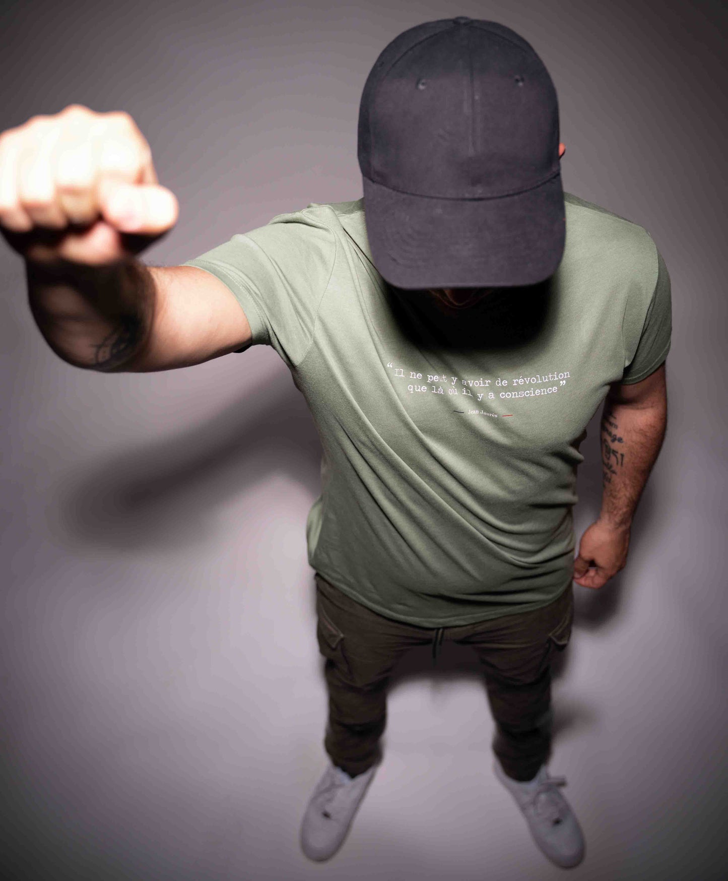 T-shirt homme vert olive à citation personnalisable