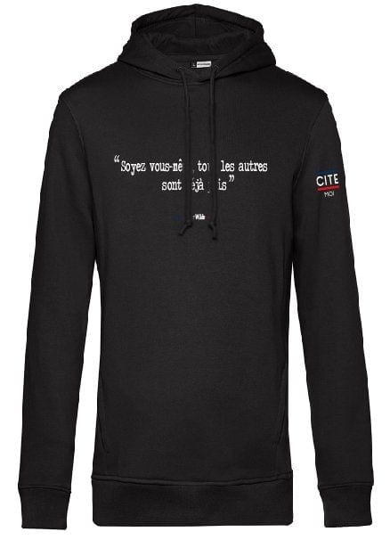 Sweat homme noir en coton bio de la marque cite moi avec écrit dessus la citation d'Oscar Wilde : Soyez vous même, tous les autres sont déjà pris