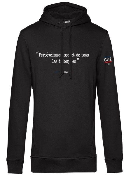 Sweat homme noir en coton bio de la marque cite moi avec écrit dessus la citation de Victor Hugo : Persévérance, secret de tous les triomphes