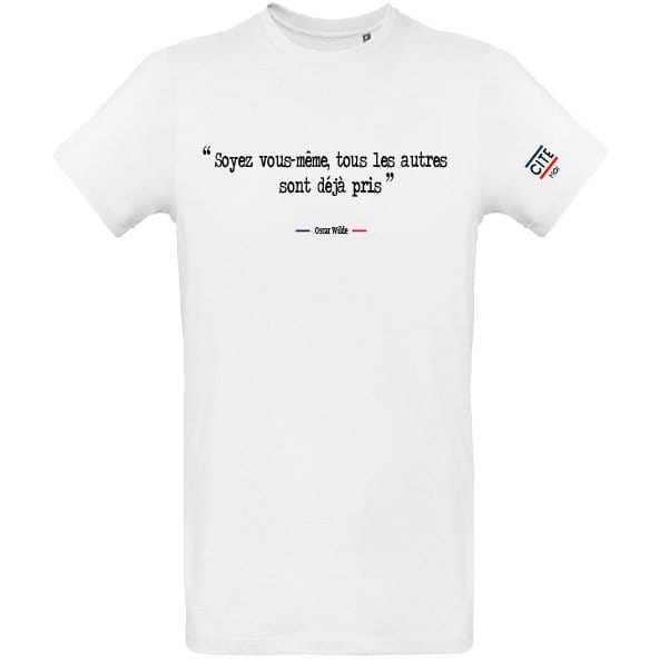 T-shirt homme blanc en coton bio de la marque cite moi avec écrit dessus la citation d'Oscar Wilde : Soyez vous même, tous les autres sont déjà pris