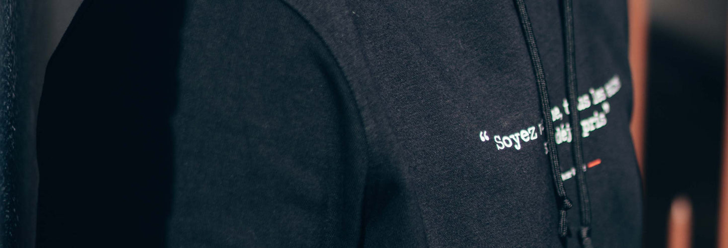 Sweat Homme citation " Soyez vous-même, tous les autres sont déjà pris "         - Oscar Wilde -
